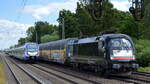 MRCE Dispolok  ES 64 U2-096  [NVR-Nummer: 91 80 6182 596-7 D-DISPO], aktueller Mieter? mit PKW-Transportzug am 05.07.22 Vorbeifahrt Bahnhof Dedensen/Gümmer.