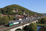 193 951 von  ELL  mit einem Autozug am 10. Oktober 2022 bei Gemünden am Main.