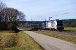 193 994 Railpool/RTB Cargo mit einem Autotransportzug bei Pölling Richtung Regensburg, 04.02.2021