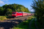 152 005 DB Cargo mit einem Autotransportzug bei Postbauer-Heng Richtung Nürnberg, 08.09.2021