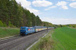 192 015 Northrail/RTB Cargo mit einem ARS Altmann Autotransportzug bei Hagenb�chach Richtung W�rzburg, 28.04.2022