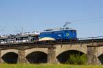 140 870-7 zieht ihren Autozug über die Allerbrücke in Richtung Hannover.