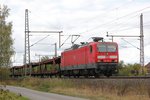 DB 143 366-3 mit leeren Autotransportzug in Dedensen G�mmer, Oktober 2016.