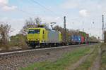 Mit einem Containerzug aus Belgien fuhr am 13.04.2017 die ATLD/XRAIL 145-CL 031 (145 103-8) durch die Ortschaft von Heitersheim im RHeintal in Richtung Basel.