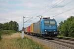 Am 20.07.2017 bespannte ATLU/RTX 185 515-4 einen Containerzug aus Belgien von Aachen West bis an die Schweizer Grenze, als sie bei Buggingen das meiste ihrer Reise hintersich schon hatte.