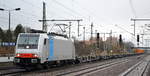 Wahrscheinlich für Crossrail Benelux die Railpool  186 288  [NVR-Number: 91 80 6186 288-7 D-Rpool] mit einem fast leeren Containerzug Richtung Polen am 28.01.20 Bf.