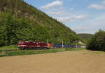 243 179 und 243 864 von DeltaRail GmbH am Containerzug bei Remschütz am 18.05.2020  DIeser Zug war unterwegs zwischen Nünberg hafen und Frankfurt Oder.
