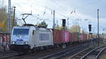 METRANS Rail s.r.o., Praha [CZ] mit  386 006-1  [NVR-Nummer: 91 54 7386 006-1 CZ-MT] und Containerzug Richtung Frankfurt/Oder am 29.10.20 Berlin Hirschgarten.