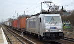 METRANS Rail s.r.o., Praha [CZ] mit  386 032-7  [NVR-Nummer: 91 54 7386 032-7 CZ-MT] und Containerzug am 30.11.20 Bf.