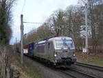 Vectron METRANS 383 409  mit einem Containerzug aus Hamburg kommend bei Durchdahrt durch Friedrichsruh; 21.01.2021  