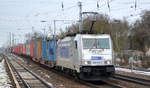 METRANS Rail s.r.o., Praha [CZ] mit  386 009-5  [NVR-Nummer: 91 54 7386 009-5 CZ-MT] und Containerzug am 17.02.21 Berlin Hirschgarten.