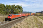 152 094 mit einem Containerzug bei Darshofen Richtung Nürnberg, 22.02.2020