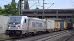 METRANS Rail (Deutschland) GmbH, Leipzig [D] mit  187 510-3  [NVR-Nummer: 91 80 6187 510-3 D-AKIEM] verlässt mit Containerzug am frühen Morgen des 08.06.21 den Hamburger Hafen Durchfahrt Bf. Hamburg-Harburg.