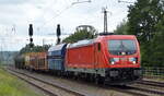 DB Cargo AG [D] mit  187 152  [NVR-Nummer: 91 80 6187 152-4 D-DB) und gemischtem Güterzug am 31.08.21 Durchfahrt Bf.