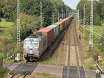 383 403-3 (NVR-Nummer: 91 54 7383 403-3 CZ-MT) von der METRANS am 26. September 2021 bei der Durchfahrt durch den Bahnhof Dabendorf (Brandenburg) mit einem Containerzug in Richtung Zossen.