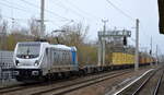 Railpool GmbH, München [D] Lok  187 349-6  [NVR-Nummer: 91 80 6187 349-6 D-Rpool], aktueller Mieter? mit Containerzug am 18.02.22 Berlin Blankenburg.
