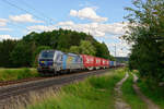 193 824 Railpool/RTB Cargo  Düren  mit einem Containerzug bei Postbauer-Heng Richtung Nürnberg, 09.07.2020  