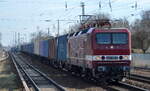DeltaRail GmbH mit  243 145-0  (NVR-Nummer: 91 80 6143 145-1 D-DELTA) und Containerzug am 02.03.22 Berlin-Hirschgarten.