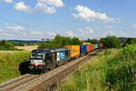 193 605 MRCE/WLC mit einem Containerzug bei Parsberg Richtung Nürnberg, 20.07.2020