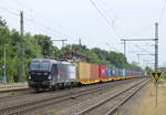 Cargounit 193 569  Milena  (91 51 5370 039-7 PL-ID) mit Containerwagen Richtung Braunschweig, am 18.08.2022 in Niederndodeleben.