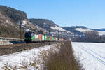 193 726 ELL  European Gateway Services  mit einem Containerzug bei Karlstadt Richtung Gemünden, 12.02.2021