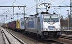METRANS Rail s.r.o., Praha [CZ] mit ihrer  386 002-0  [NVR-Nummer: 91 54 7386 002-0 CZ-MT] und einem Containerzug am 22.03.23 Durchfahrt Bahnhof Golm.