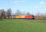 DB 187 210 mit Containerwagen Richtung Fulda, am 05.04.2023 in Hauneck.