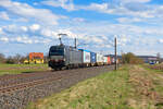 193 860 MRCE/Boxxpress mit einem Containerzug bei Gunzenhausen Richtung Ansbach, 11.04.2021