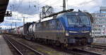 RTB Cargo - Rurtalbahn Cargo GmbH, Düren [D] mit der ELL Vectron  193 485  [NVR-Nummer: 91 80 6193 485-0 D-ELOC] und einem Containerzug am 24.02.24 Vorbeifahrt Bahnhof Magdeburg Neustadt.
