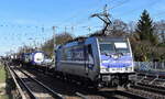 RTB CARGO GmbH, Düren [D] mit der Railpool Lok  186 297-8  [NVR-Nummer: 91 80 6186 297-8 D-Rpool] und einem Containerzug am 18.03.24 Höhe Bahnhof Berlin-Hirschgarten.