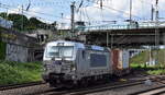 METRANS a.s., Praha [CZ]  mit ihrer  383 422-3  [NVR-Nummer: 91 54 7383 422-3 CZ-MT] verlässt den Hamburger Hafen mit einem Containerzug am 21.05.24 Höhe Bahnhof Hamburg-Harburg.