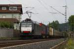 185 554-3 der CFL Cargo mit dem Warsteiner Bierzug in Ludwigsau-Friedlos am 06.08.2010