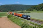 Im Maintal kein seltener Gast sind die 193er von BoxXpress. Am 4.6.2015 hatte die 193 850 einen Containerzug am Haken und nahm die bekannte Kurve in Harrbach