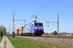DB 152 135  AlbatrosExpress TFG & DB Intermodal  zieht am 21.04.16 einen Containerzug durch Dedensen-Gümmer in Richtung Hannover.