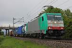 Mit einem KLV aus Belgien fuhr am Nachmittag des 13.05.2017 die ATLU/XRAIL E 186 349-7, welche den zug seit Aachen West bespannte, südlich von Buggingen durchs Rheintal in Richtung Schweizer