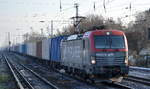 PKP CARGO S.A., Warszawa [PL] mit der recht neuen  EU46-518  [NVR-Nummer: 91 51 5 370 031-4 PL-PKPC] und Containerzug am 13.12.19 Berlin Hirschgarten.