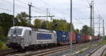 METRANS a.s., Praha [CZ] mit ihrer 383 402-5  [NVR-Nummer: 91 54 7383 402-5 CZ-MT] und einem Containerzug am 18.09.23 Höhe Bahnhof Leipzig-Thekla.