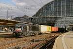MRCE 182 515 mit Containerzug in Bremen Hbf, September 2018.