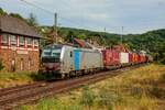6193 169 Railpool mit Containerzug in Oberwinter, Juli 2025.