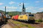 E186 224 MEDWAY mit Containerzug in Boppard, Juli 2025.