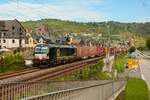 193 636 Beacon mit Containerzug in Oberwesel, August 2025.
