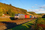 185 531 TXL mit einem Containerzug bei Karlstadt Richtung Gemünden, 07.10.2021