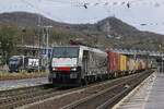 MRCE 189 283 mit Containerzug in Königswinter, Februar 2016.