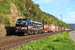 Deutschland 
Lok 193 657 von SBBCargo zieht einem Containerzug in Kaub 
15/9/2023