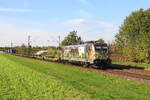 Deutschland 
Lok 188 061 von CFLCargo zieht einem Containerzug in Kaarst Broicherseite 
1/10/2025