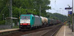 Die Cobra 2831 kommt als umleiter aus Richtung Aachen-Wes,Laurensberg,Richterich mit einem gemischten Güterzug aus Antwerpen-Noord(B) nach Köln-Gremberg(D) und fährt durch Kohlscheid in