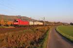 187 133 der Deutschen Bahn mit einem gemischten Güterzug bei Dehnsen am 11.10.2018  