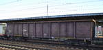 Offener Drehgestell-Güterwagen vom Einsteller Rail Cargo Wagon - Austria GmbH mit der Nr. 31 RIV 81 A-RCW 5376 534-8 Eanos in einem gemischten Güterzug am 10.12.19 Bf. Flughafen Berlin Schönefeld.