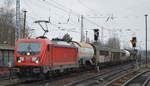 DB Cargo AG [D] mit  187 131  [NVR-Nummer: 91 80 6187 131-8 D-DB] mit gemischtem Güterzug am 03.01.20 Berlin Hirschgarten.
