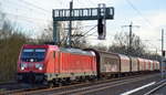 DB Cargo AG [D] mit  187 101  [NVR-Nummer: 91 80 6187 101-1 D-DB] und einem gemischten Güterzug am 21.03.21 Berlin Blankenburg.